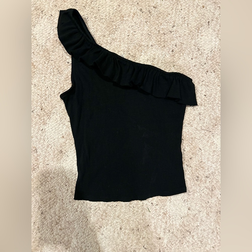 Jun & Ivy Ruffled One Shoulder Tank size XL